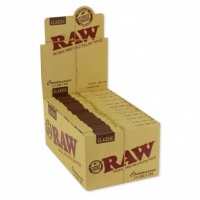 RAW Classic Connoisseur 1¼ Size Rolling Papers with Tips